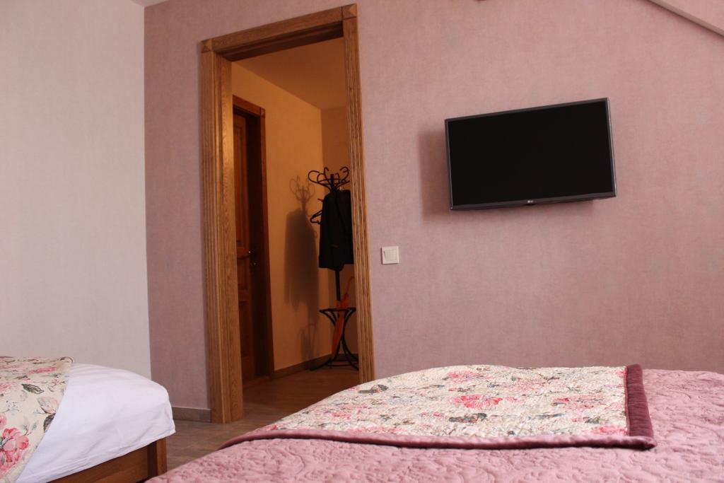 Barin House Hotel Sumy Ngoại thất bức ảnh