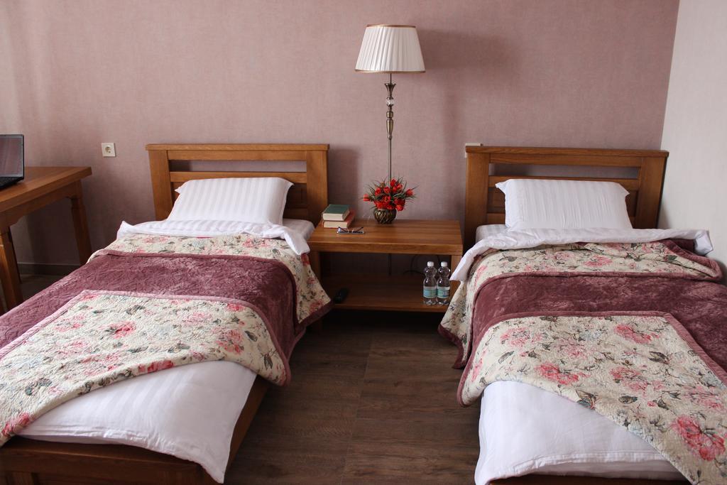Barin House Hotel Sumy Ngoại thất bức ảnh