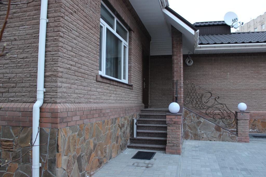 Barin House Hotel Sumy Ngoại thất bức ảnh