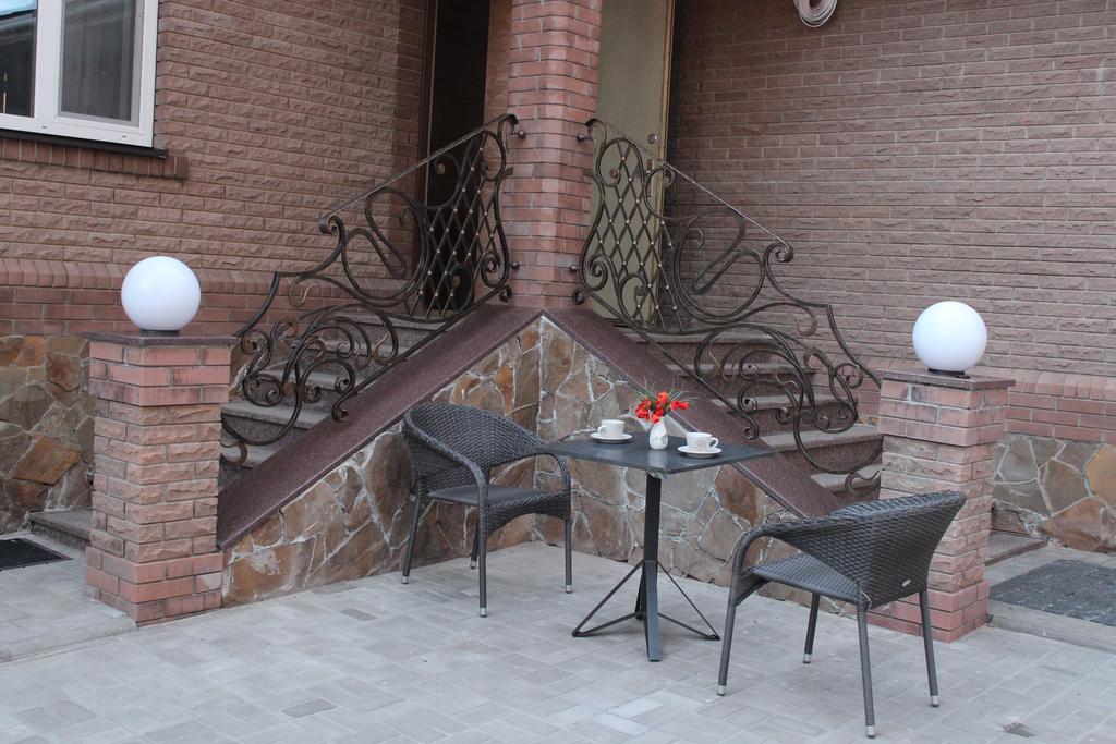 Barin House Hotel Sumy Ngoại thất bức ảnh